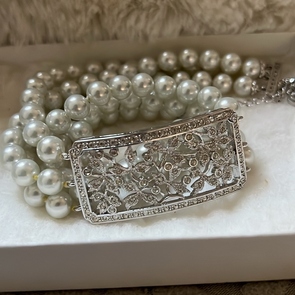 Pearl and Diamanté Choker